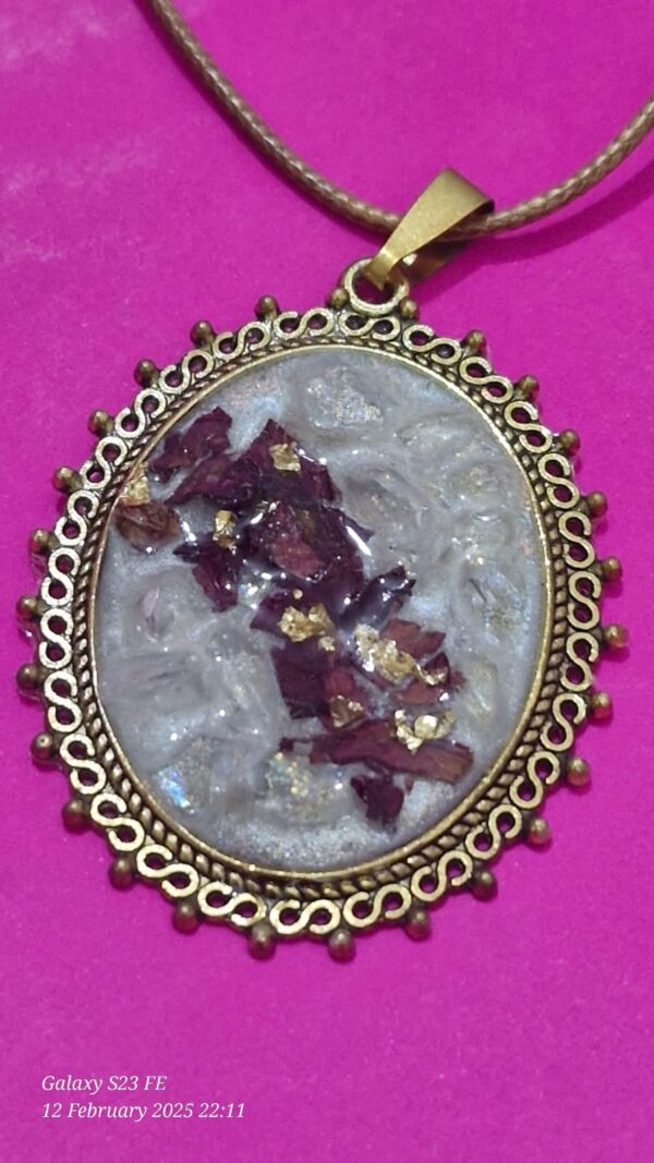FLOWER PENDENT (GRAY)